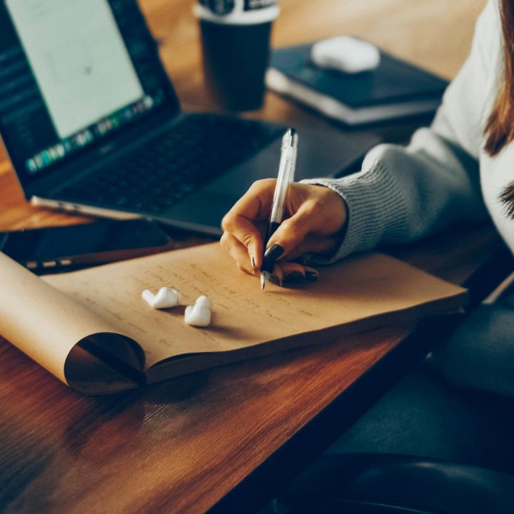 転職エージェントと転職サイトの違い｜どっちを使えばいい？ メリットを徹底比較